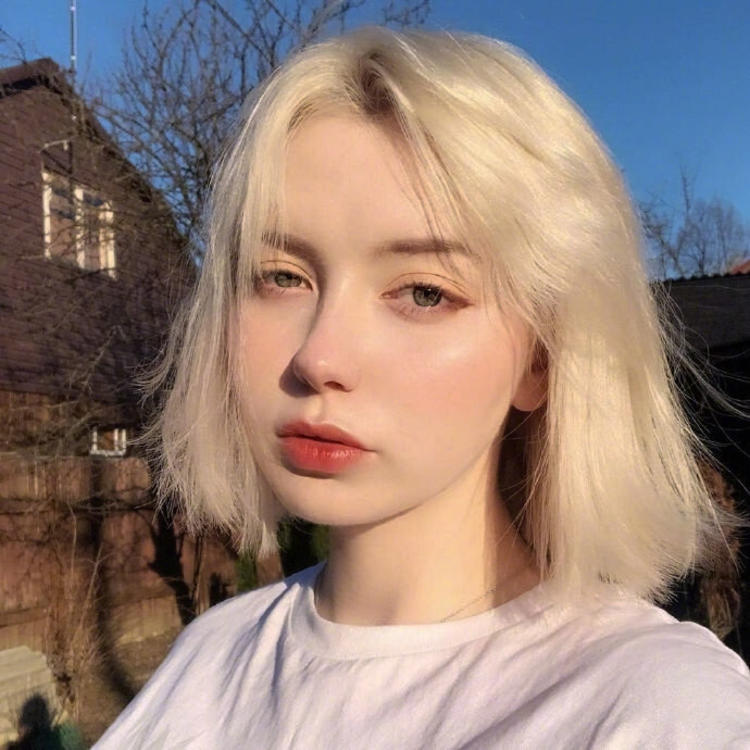 6686体育高级作者泪花伊人妆