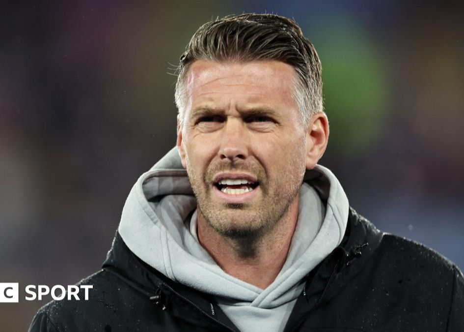 多名记者：米堡拒绝与狼队就主帅爱德华兹的转会洽谈