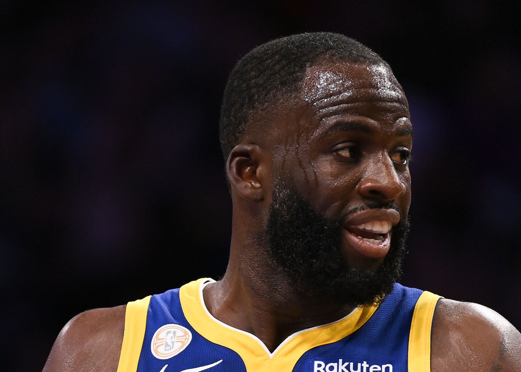 勇士半场命中率达5成，54.2%三分球命中率狂飙13记三分球